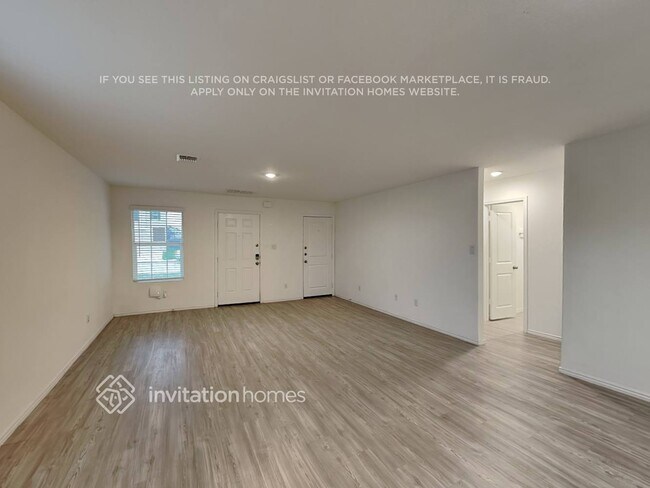 Foto del edificio - 6558 Runaway Row