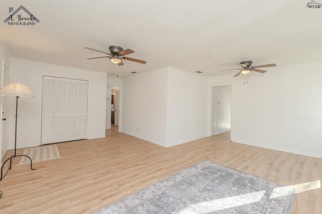 Foto del edificio - 3213 Hollywood Ave