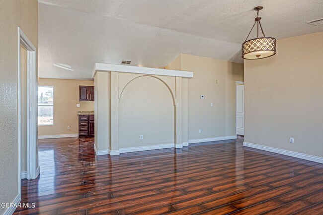 Foto del edificio - 3656 Yanagisako Ave