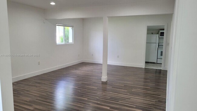 Foto del edificio - 228 NW 35th St