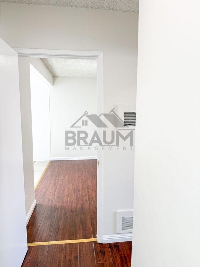 Foto del edificio - 19401 Haynes St