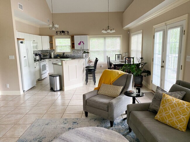 Foto del edificio - 5140 Skiff Ln