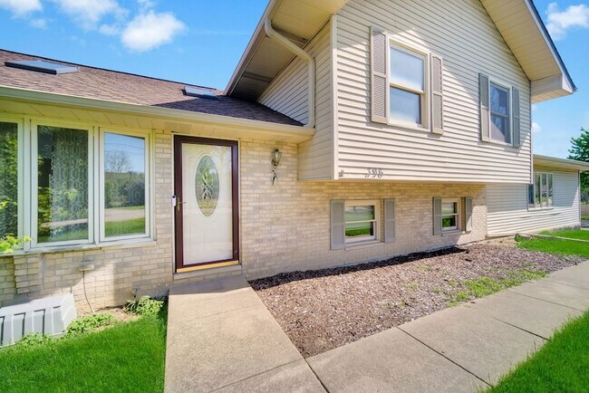 Foto del edificio - 396 Ridgeland Ave