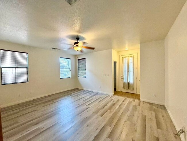 Building Photo - 11183 Ranch Valley St