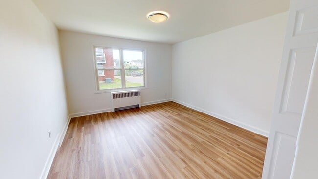 Interior Photo - 362 McArthur & 388-390 Irwin Miller