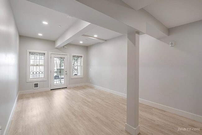 Foto del edificio - 1801 Beach St