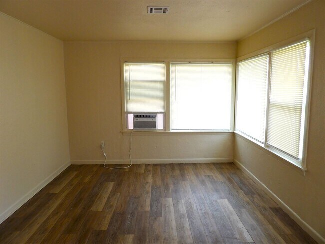Foto del edificio - 2020 NW 24th St