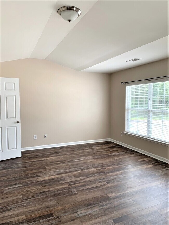 Foto del edificio - Beautiful town home in Summerville
