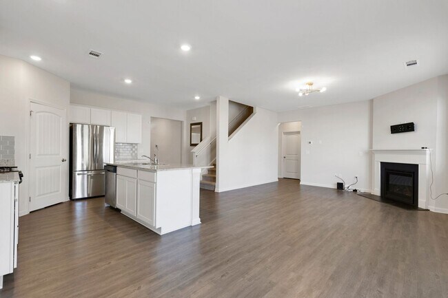 Foto del edificio - Spacious 5BR House in Oakwood