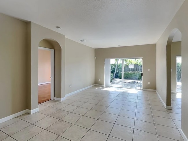 Building Photo - 14323 SW 156th Ave