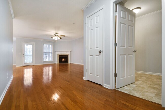 Building Photo - 211 Winfrey Ct