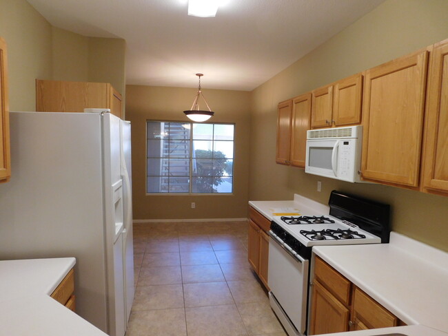 Kitchen - 2100 Gravel Hill St