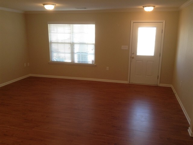 Foto del edificio - 416 Lindpoint Lane