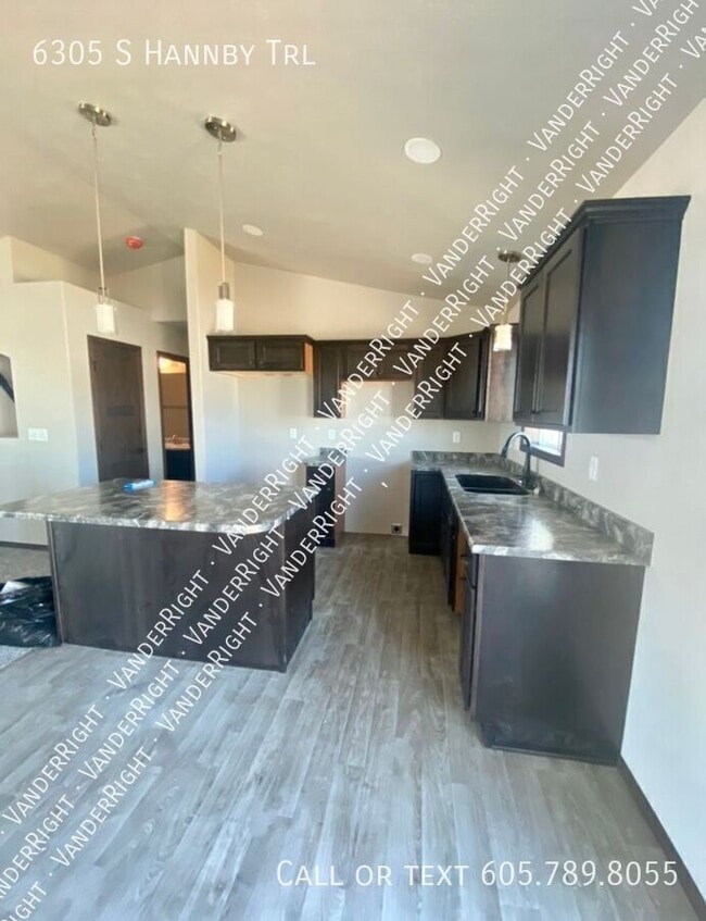 Building Photo - 6305 S Hannby Trl