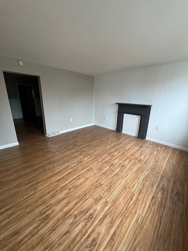 Foto del edificio - COMING SOON! -3 bedroom 1.5 townhouse in Carlisle PA!