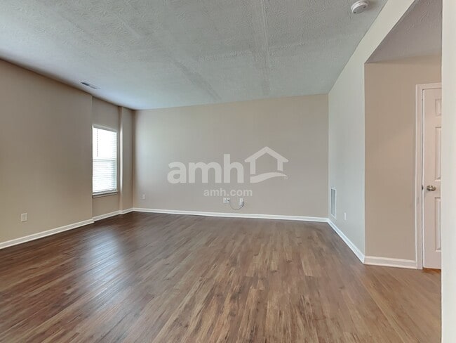 Building Photo - 5929 Marsh Cir