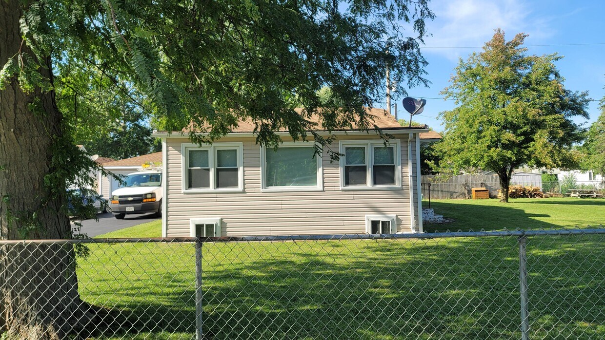 Primary Photo - 23528 126th Pl