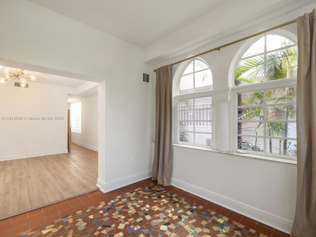 Foto del edificio - 1528 Drexel Ave