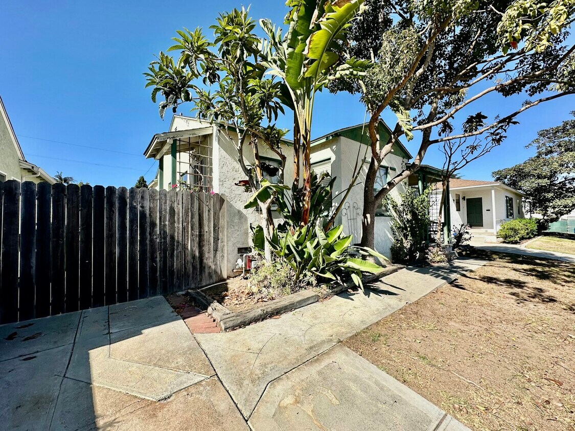 Foto principal - 7811 Truxton Ave