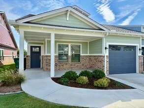 Building Photo - 6616 Bent Wood Villas Dr