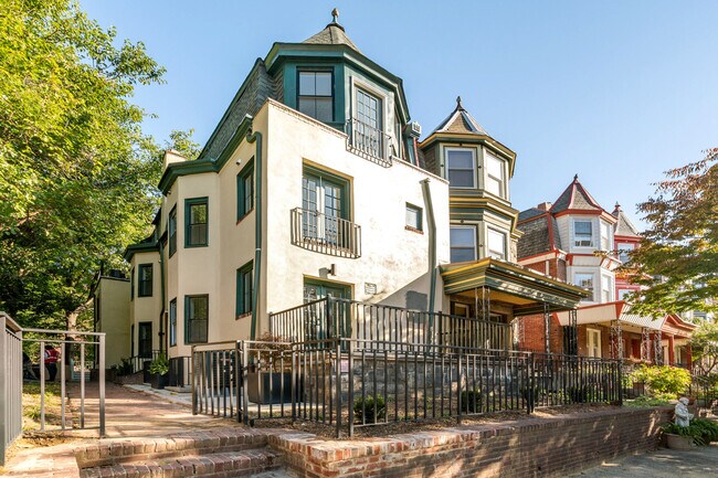 Foto del edificio - 4735 Hazel Ave