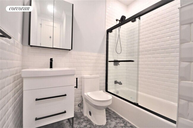 Foto del edificio - 163 E 46th St