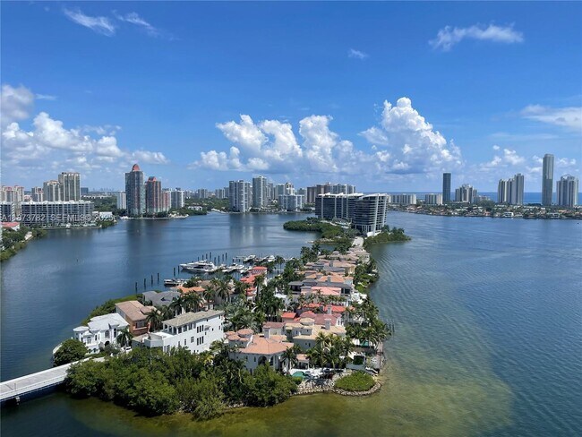 Foto del edificio - 3000 Island Blvd