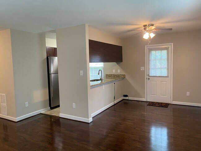 Foto del edificio - Spacious 4 BR/3 BA Single-Family Home in P...