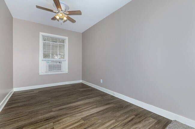 Building Photo - 100 Buccaneer Dr