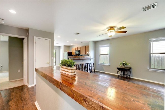 Building Photo - 5315 Apple Orchard Ln