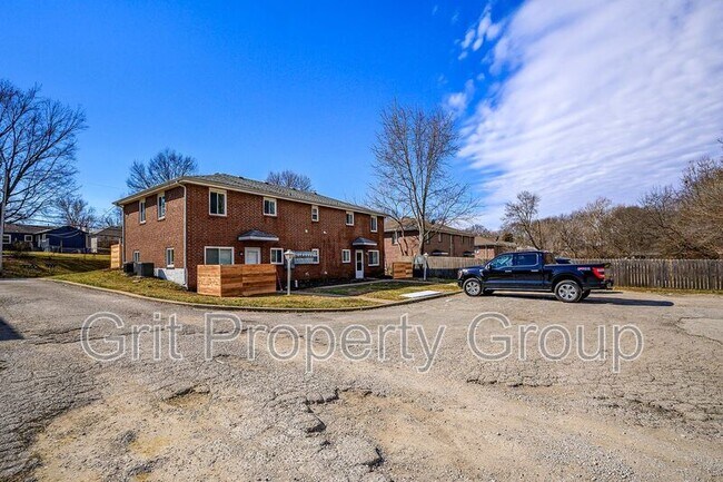Building Photo - 800 NE 68th St