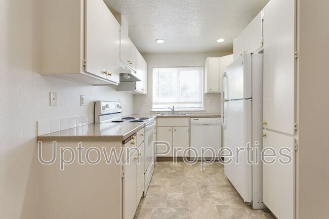 Building Photo - 228 SE 106th Ave