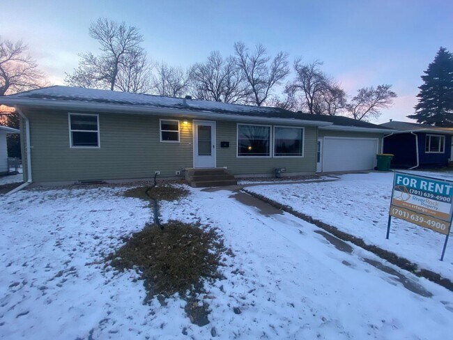 Foto del edificio - 3 bed, 1.5 Bath Single-Family Home in West Fargo!