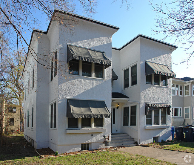 Building Photo - 2111 Selby Ave