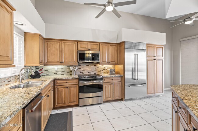 Building Photo - 7740 E Gainey Ranch Rd