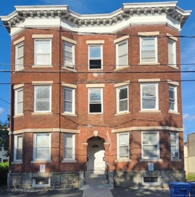Building Photo - 18 S Whitney St