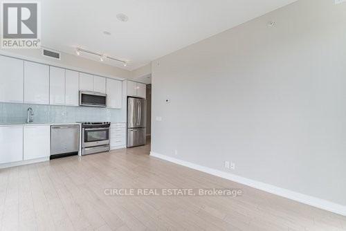 Building Photo - 10 Park Lawn Rd