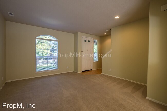 Building Photo - 11650 SW Longspur Ter