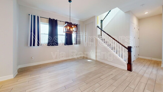 Building Photo - 202 Ashbury St