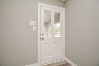 Building Photo - 14631 Renault St