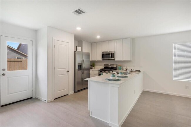Foto del edificio - 12406 Lady Slipper Rd