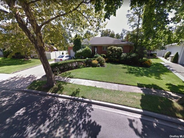 Primary Photo - 14 Birchwood Park Dr