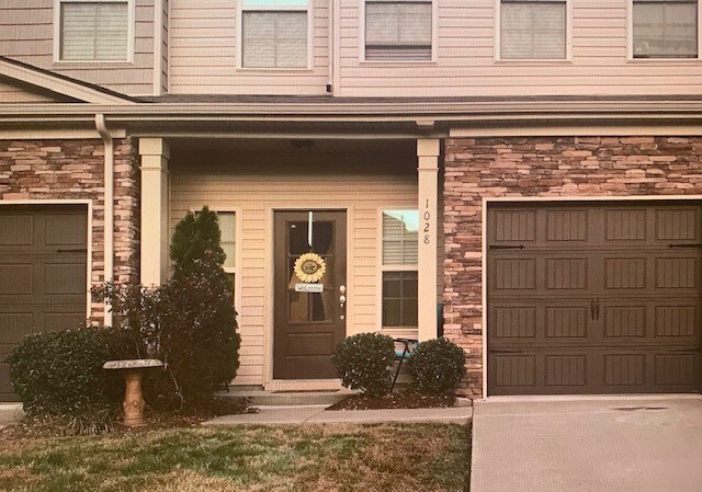 Primary Photo - 1028 Chatsworth Dr