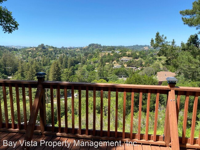 Foto del edificio - 4 br, 2 bath House - 23 Hall Drive