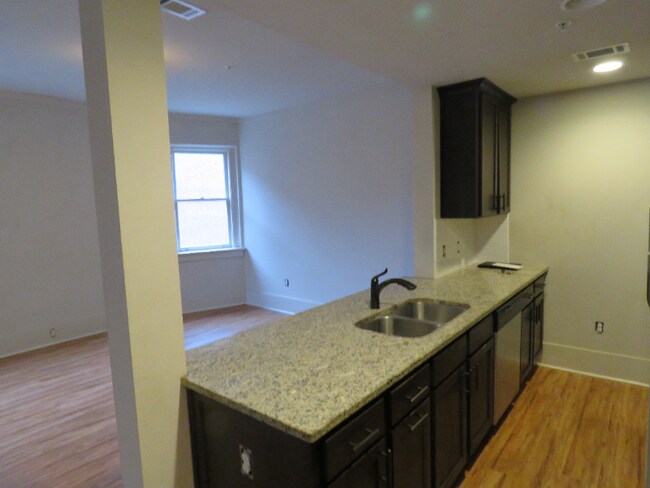 Foto del edificio - 519 E Capitol Ave