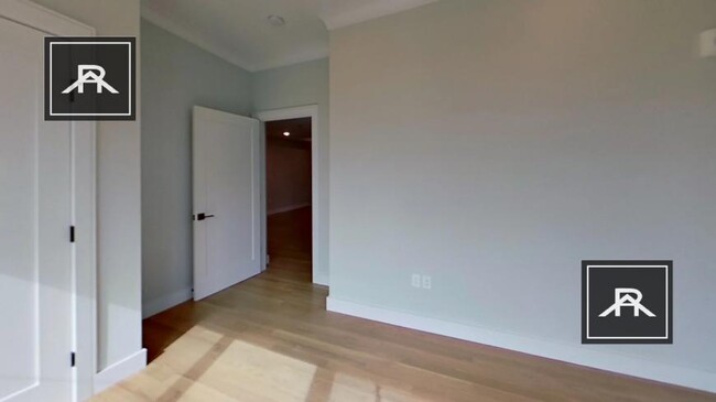 Foto del edificio - 5 bedroom in Brighton MA 02135