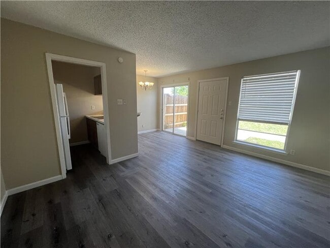 Building Photo - 2314 Andover Dr