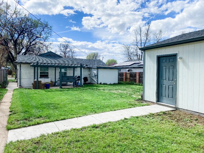 Foto del edificio - 2956 Glencoe St