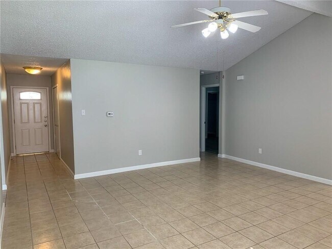 Building Photo - 2201 Silver Spur Dr