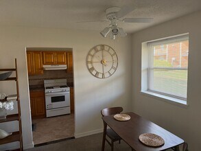 Interior Photo - Colonial Point Apartments